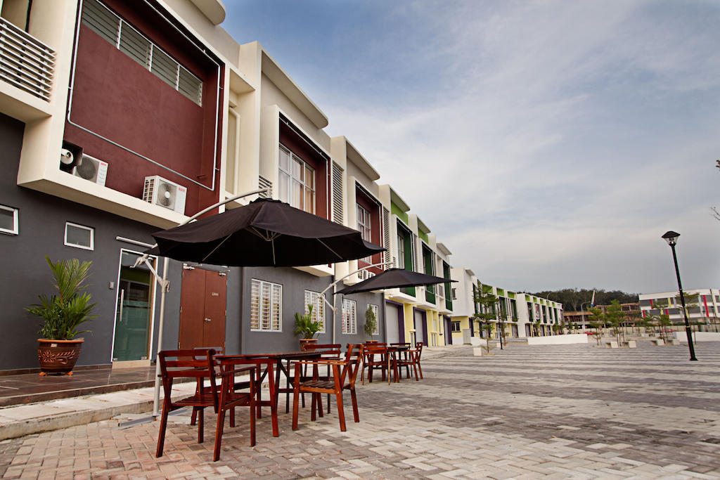 Sri Enstek Hotel Klia, Klia 2 & F1 Sepang Ngoại thất bức ảnh